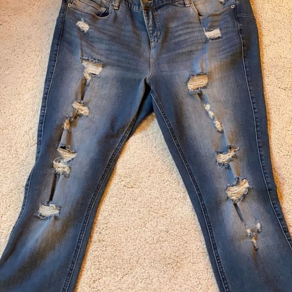 Torrid Premium Destroyed Bombshell Skinny Stretch Waist Jeans, Women's 18/28.5 - Picture 5 of 13